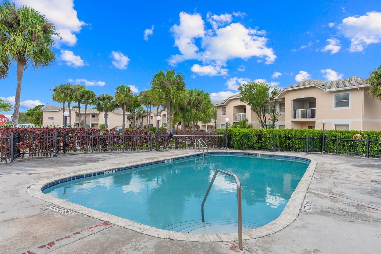 ROYAL GARDEN CONDO - Residential