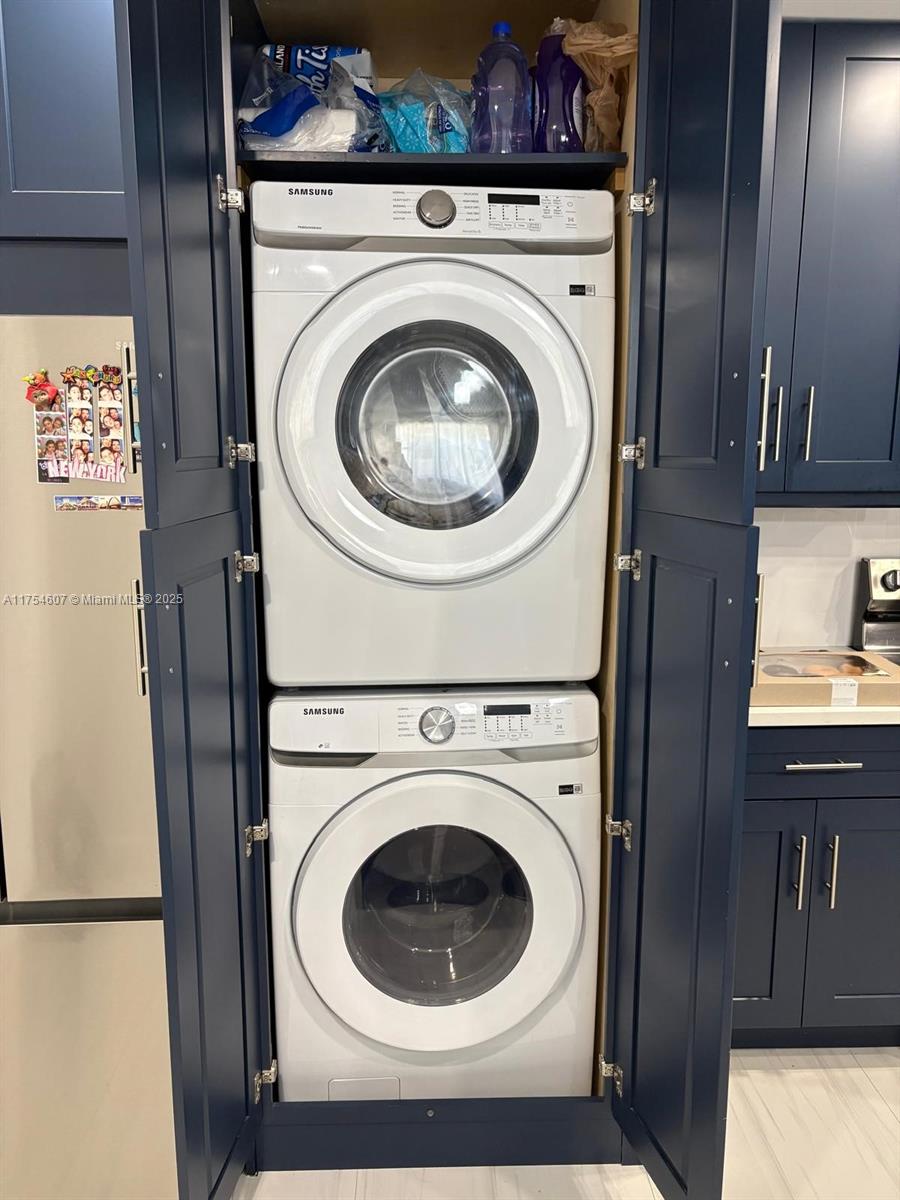 ROYAL GARDEN CONDO - Residential