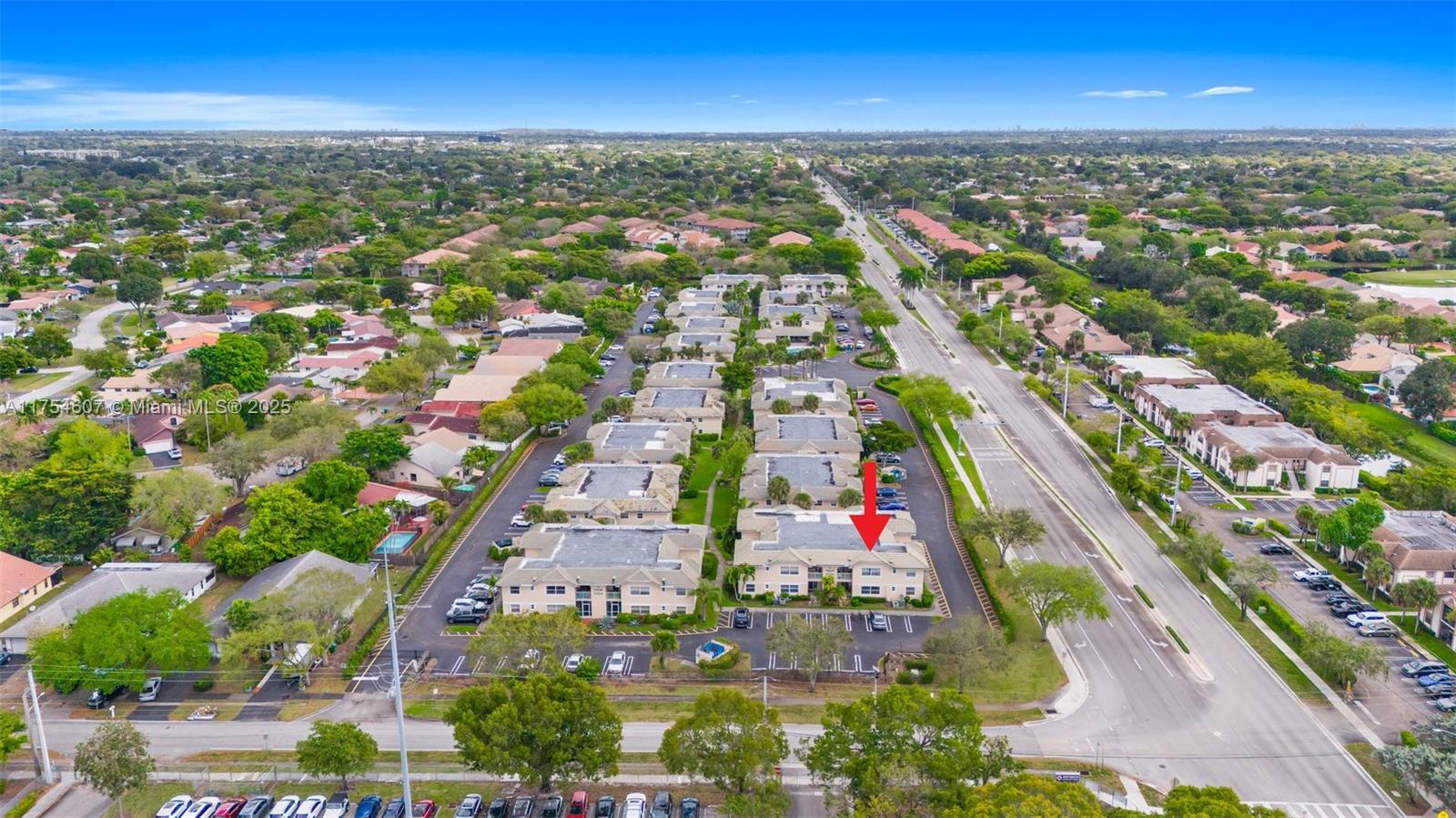 ROYAL GARDEN CONDO - Residential