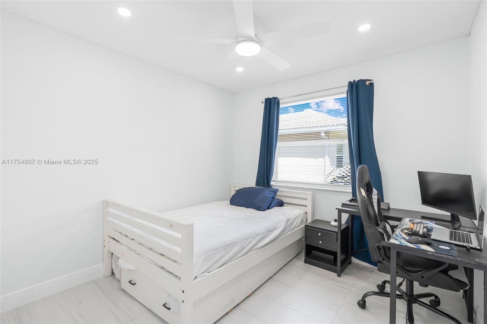 ROYAL GARDEN CONDO - Residential