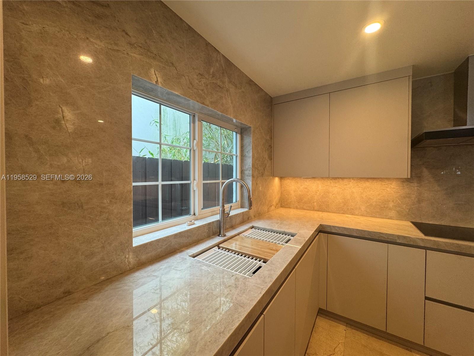 RHODES AMD NEW BISC - Residential