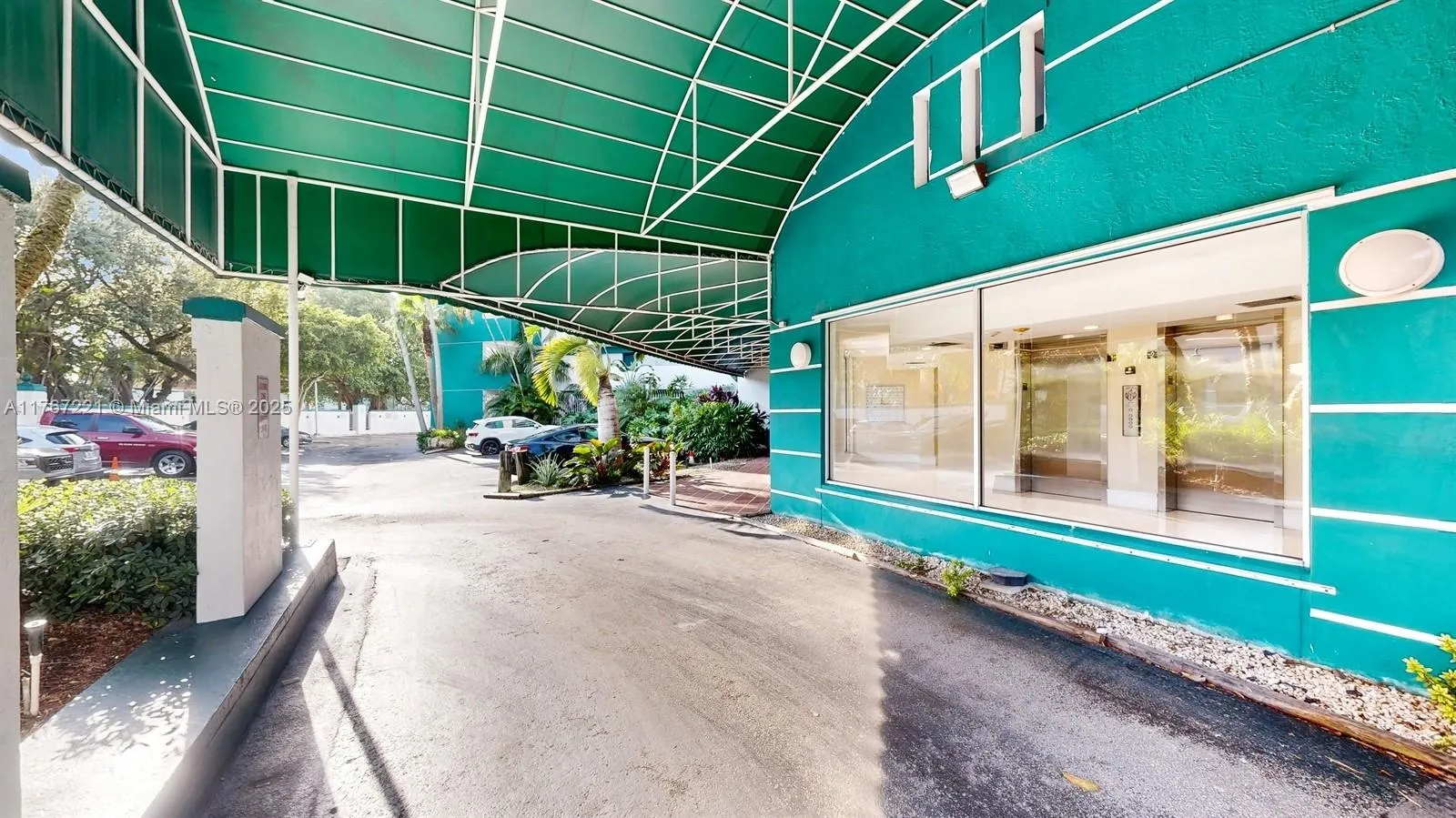 Miami, Florida 33125, United States, 2 Bedrooms Bedrooms, ,2 BathroomsBathrooms,Residential,Active,92827