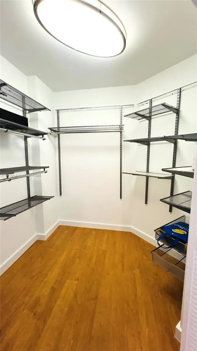 Miami, Florida 33125, United States, 2 Bedrooms Bedrooms, ,2 BathroomsBathrooms,Residential,Active,92827