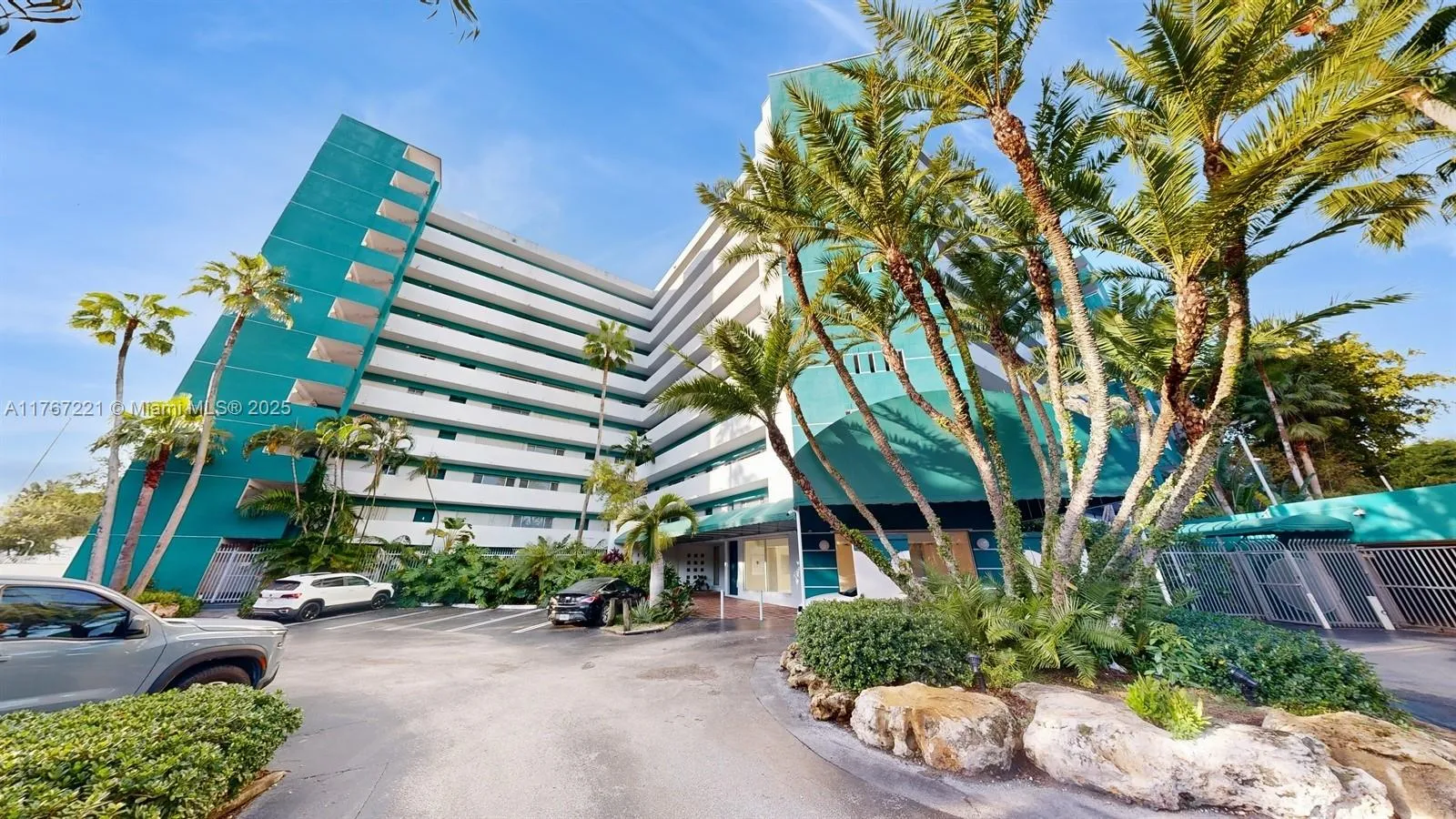 Miami, Florida 33125, United States, 2 Bedrooms Bedrooms, ,2 BathroomsBathrooms,Residential,Active,92827