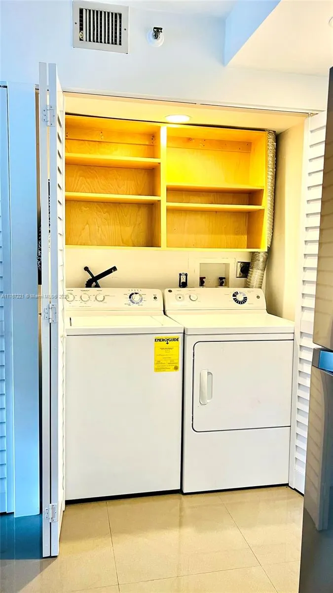 Miami, Florida 33125, United States, 2 Bedrooms Bedrooms, ,2 BathroomsBathrooms,Residential,Active,92827