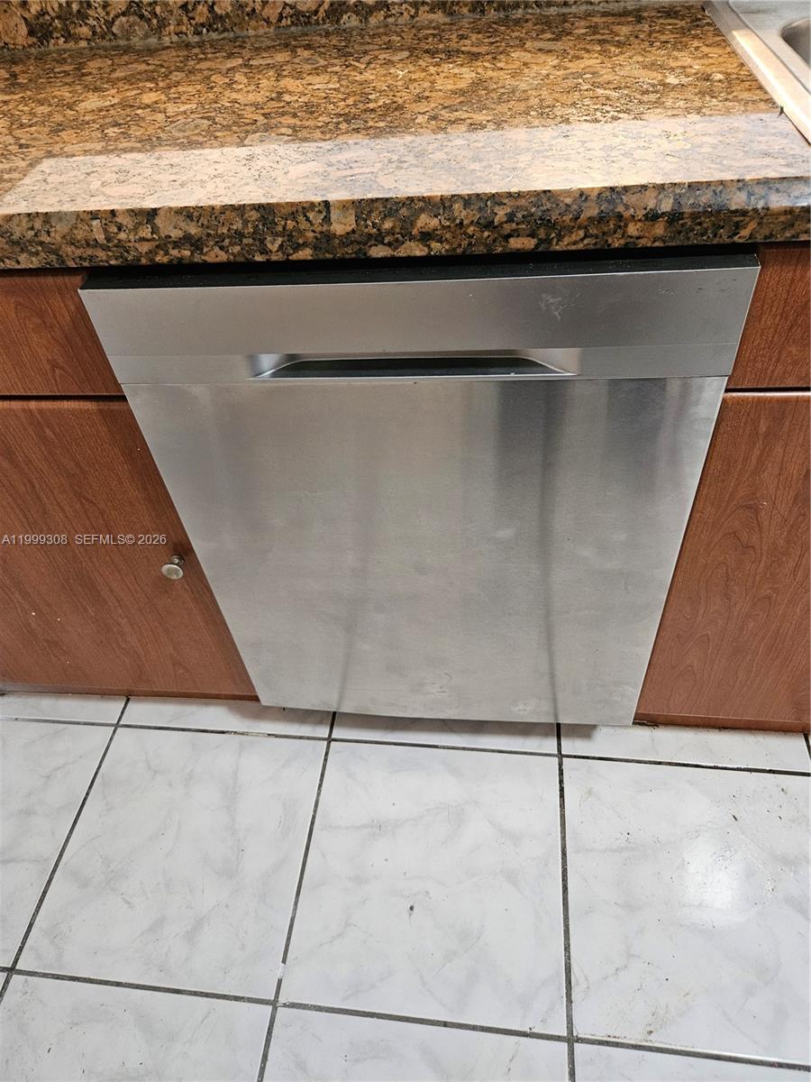 CORAL WEST CONDO - Residential Lease