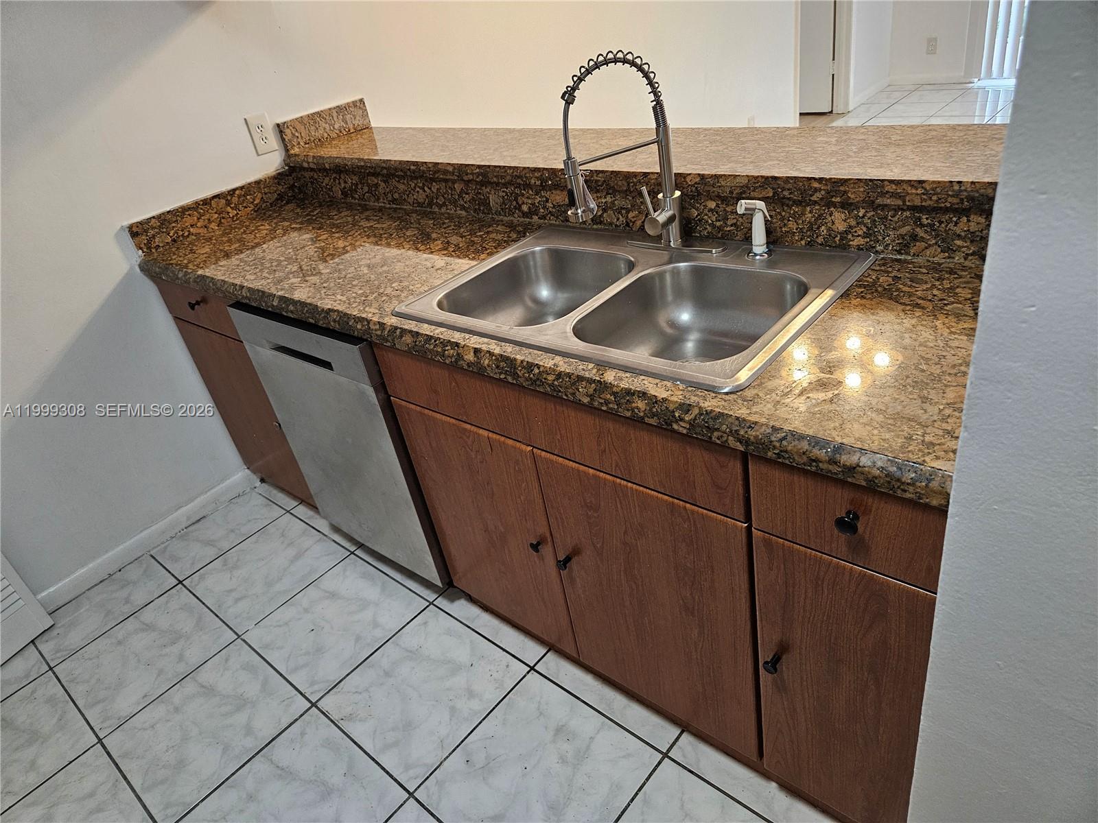 CORAL WEST CONDO - Residential Lease