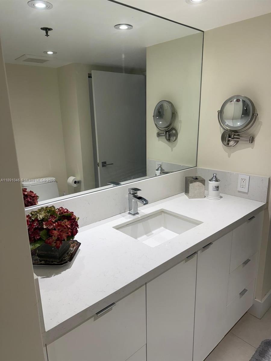 KEY COLONY NO 1 - Residential Lease