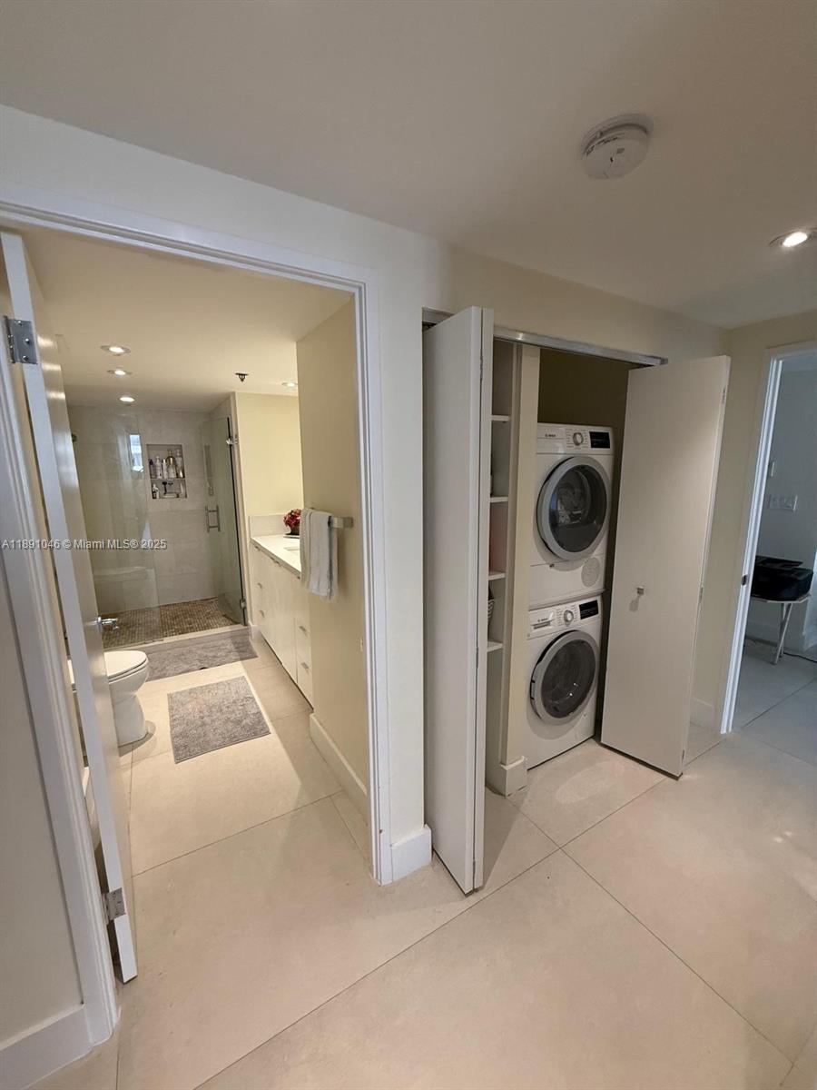 KEY COLONY NO 1 - Residential Lease