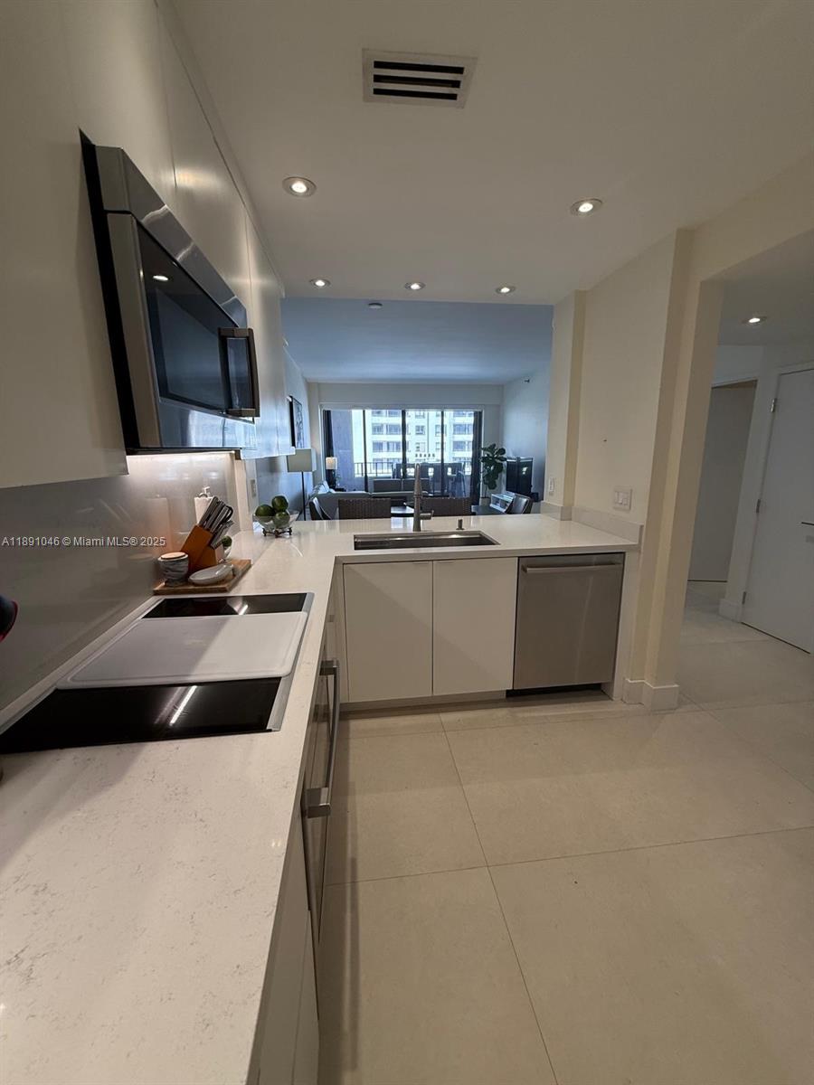 KEY COLONY NO 1 - Residential Lease