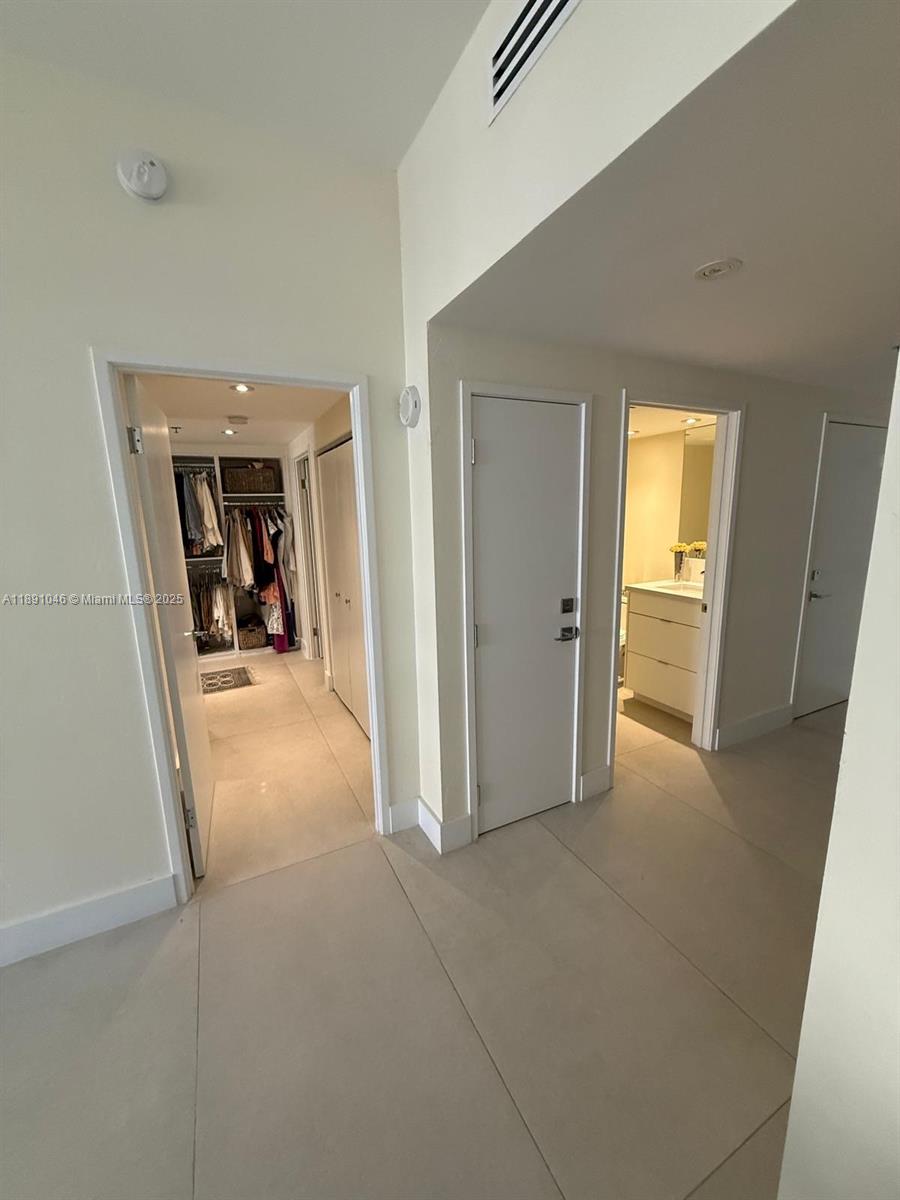 KEY COLONY NO 1 - Residential Lease