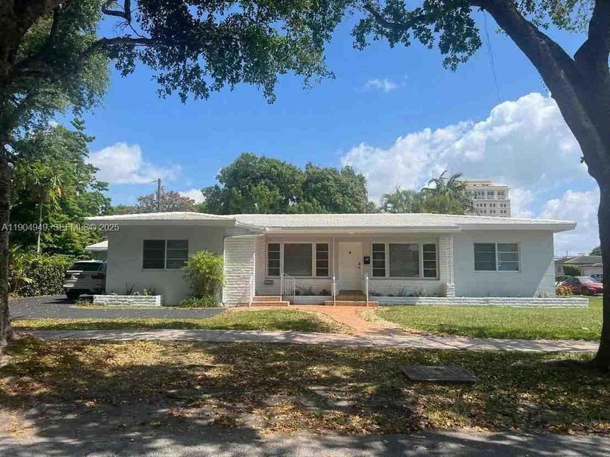 CORAL GABLES DUPLEX!  AVAILABLE WITH CURRENT INCOME PRODUCING TENANTS OR EXPIRATION OF LEASE PER REQUEST.  AMAZING REDEVELOPMENT OPPORTUNIY! IN THE HEART OF THE CITY OF CORAL GABLES.
TWO UPDATED UNITS 2/2 AND 3/3.