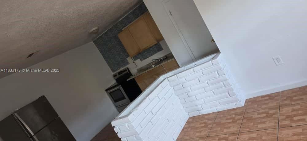 CORAL BAY MANOR - Residential Lease