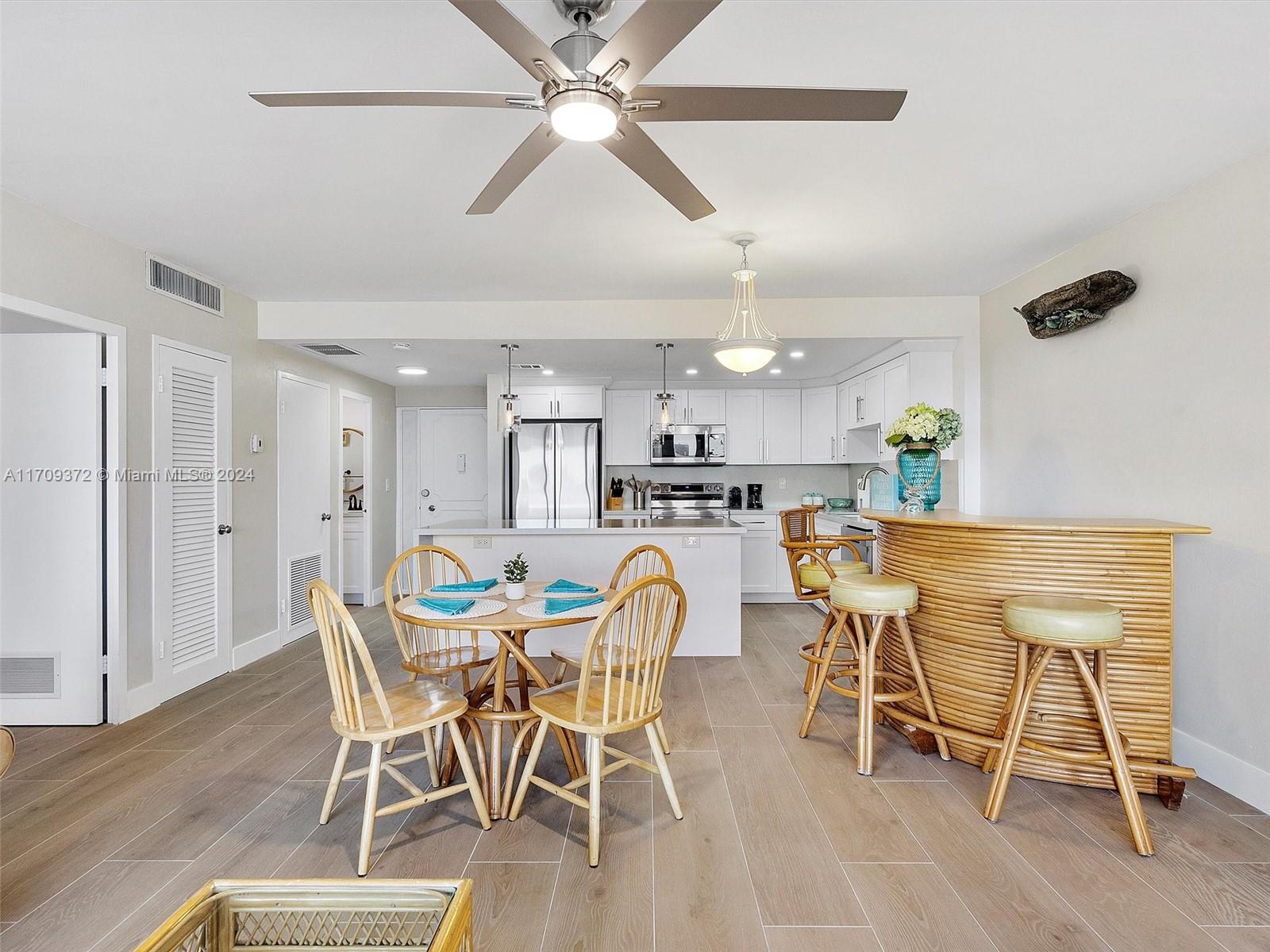 HOLLYWOOD TOWERS CONDO - Residential Lease