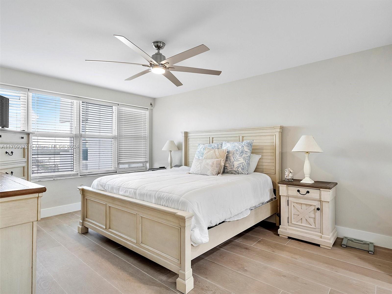 HOLLYWOOD TOWERS CONDO - Residential Lease