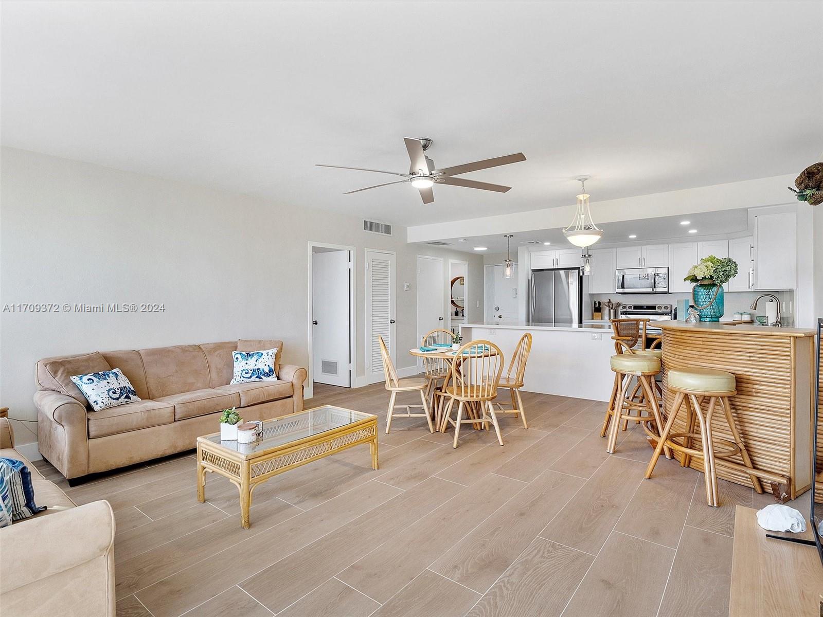 HOLLYWOOD TOWERS CONDO - Residential Lease