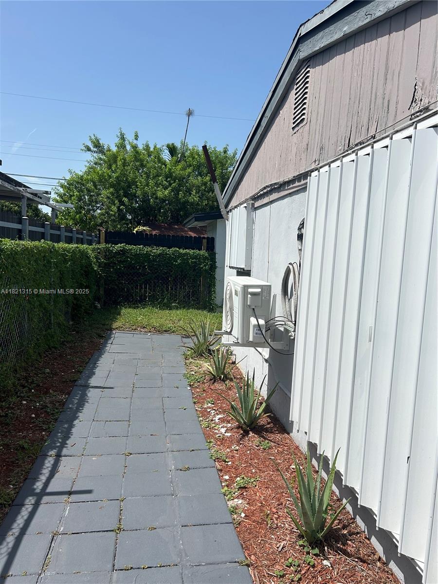 Rental Property at 1795 Ne 175 St 1, North Miami Beach, Miami-Dade County, Florida - Bathrooms: 1  - $1,300 MO.