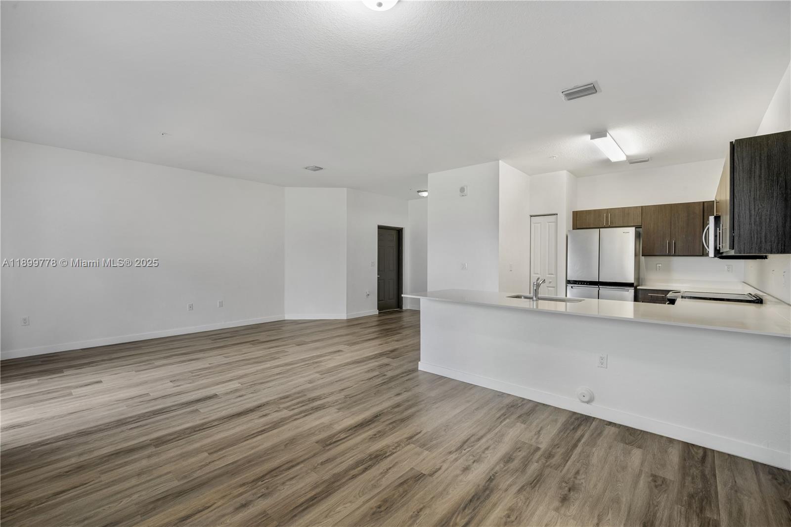 CENTURY PARK SOUTH - Residential Lease