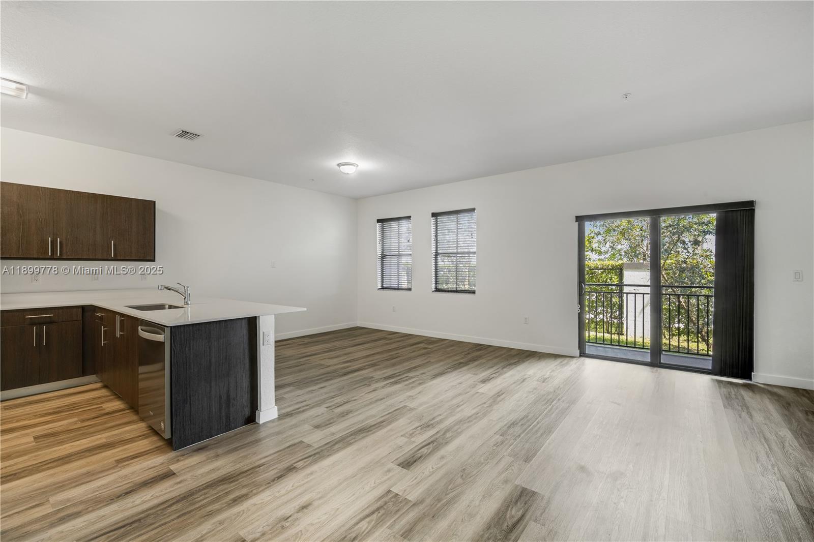 CENTURY PARK SOUTH - Residential Lease