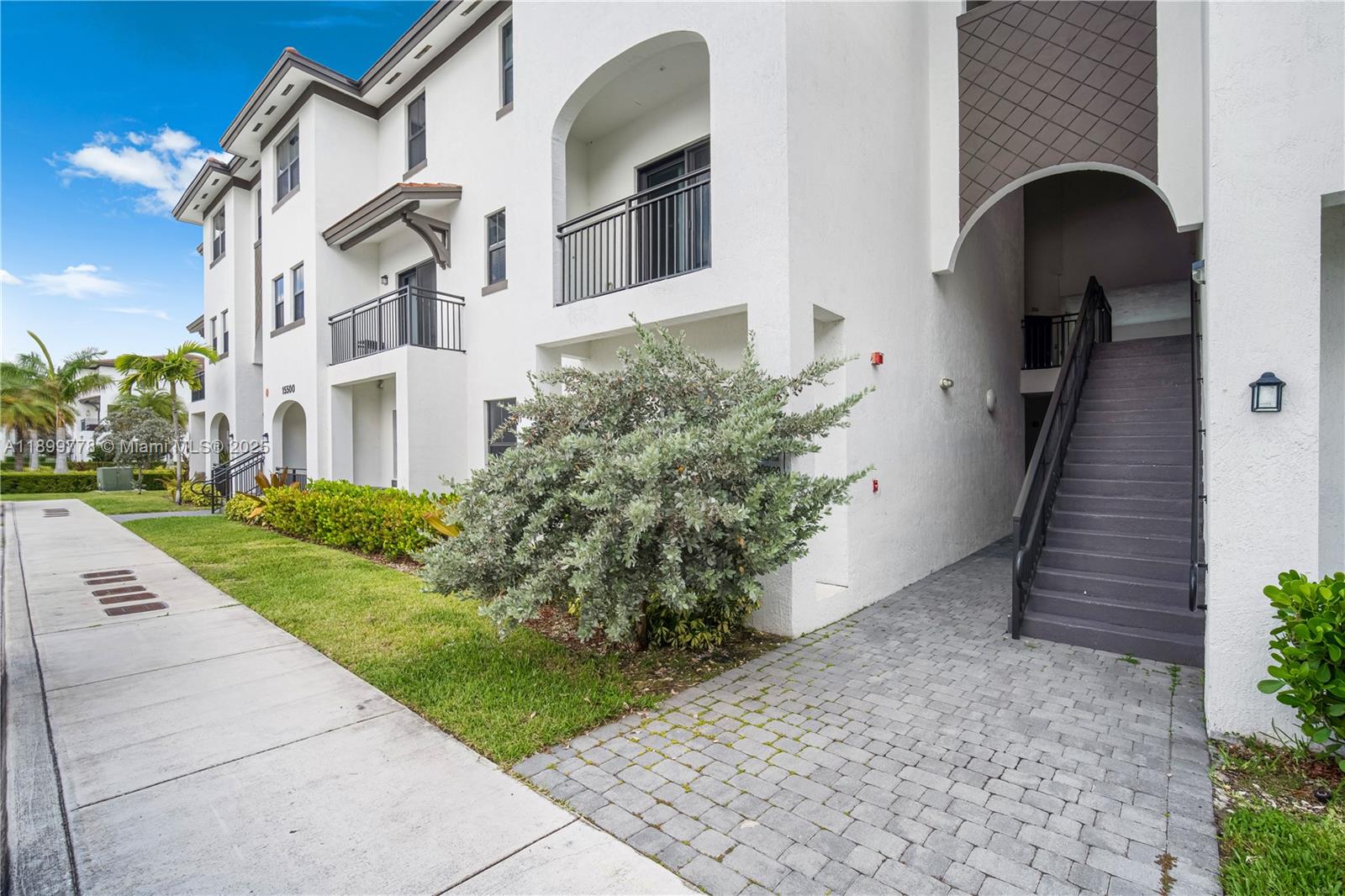 CENTURY PARK SOUTH - Residential Lease