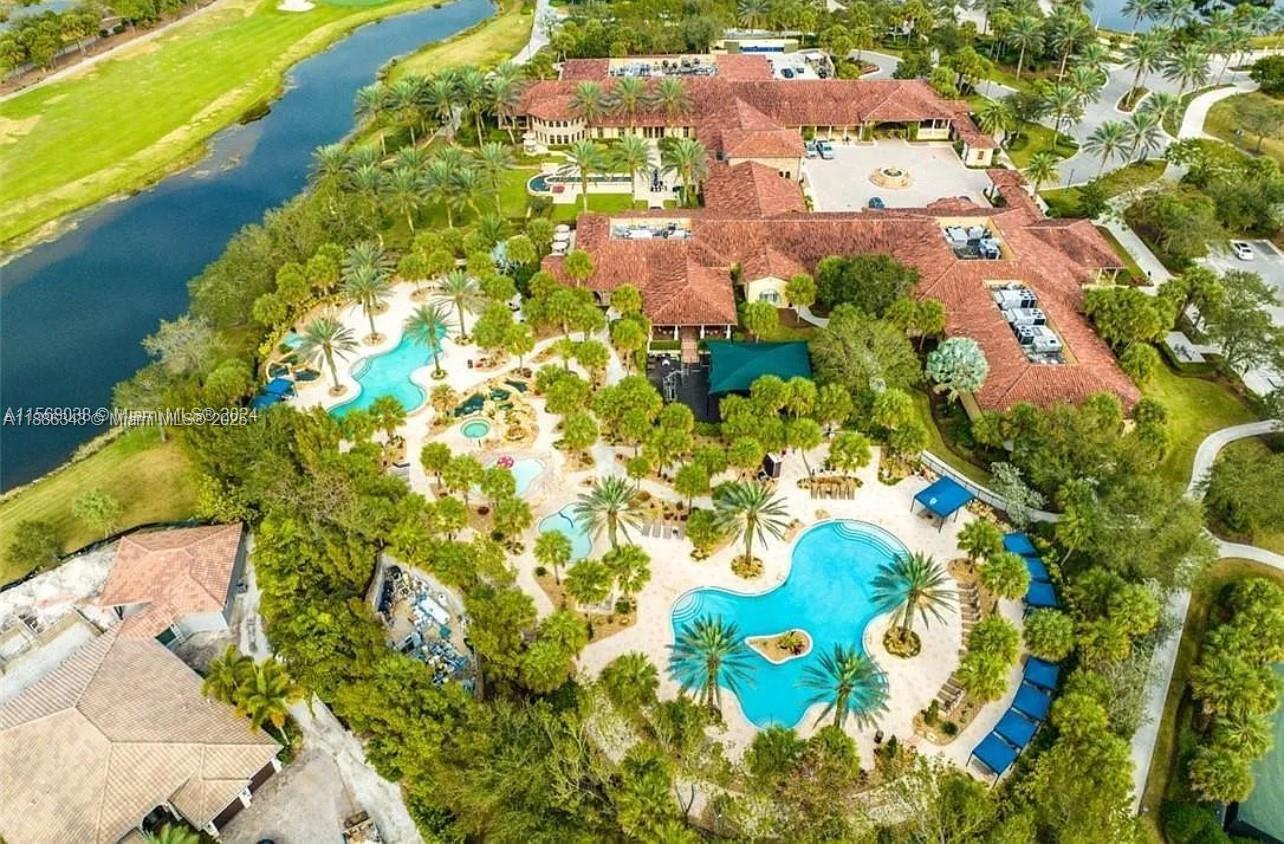 PARKLAND GOLF AND COUNTRY - Residential