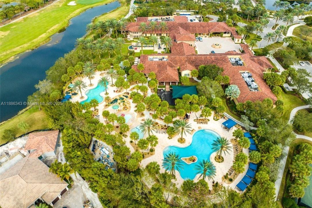 PARKLAND GOLF AND COUNTRY - Residential