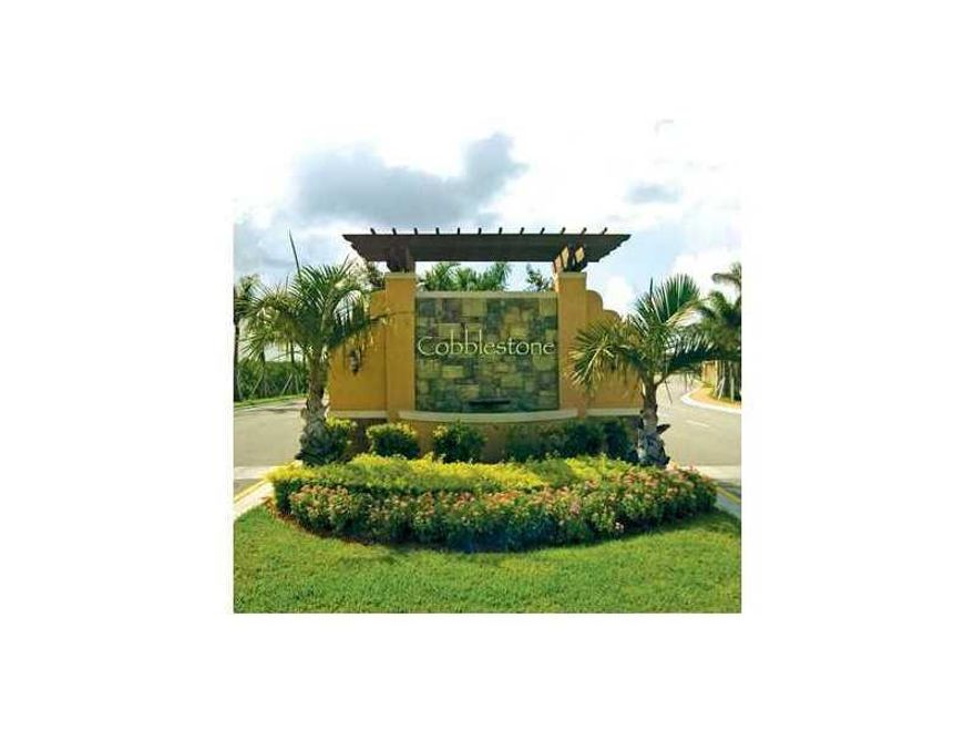 EXCELLENT AND BEAUTIFUL UNIT LOCTED IN A GATED COMMUNITY 3  BEDROOMS AND 2 BATHROOMS, ASSIGNED PARKING, UNIT LOCATED RIGHT NEXT TO THE CLUB HOUSE, INCLUDED POOL AREA, GYM, PLAY GROUND, EXCELLENT OPORTUNITY READY TO MOVE IN