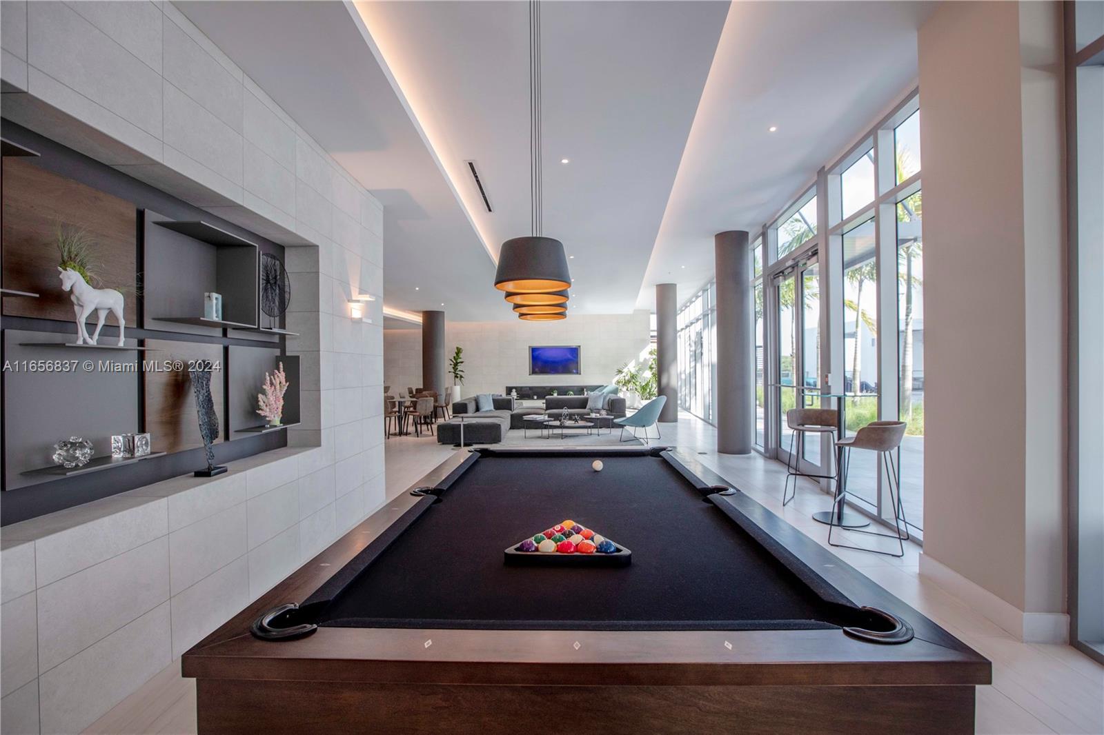 QUADRO CONDO - Residential