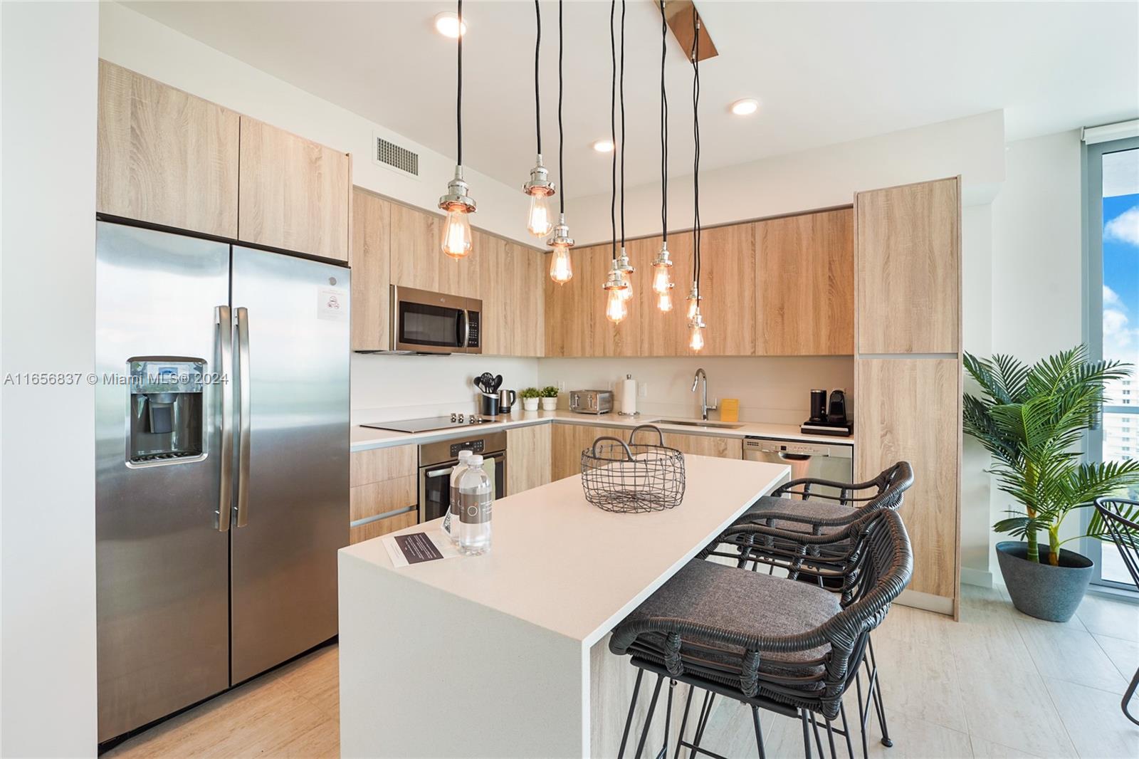 QUADRO CONDO - Residential