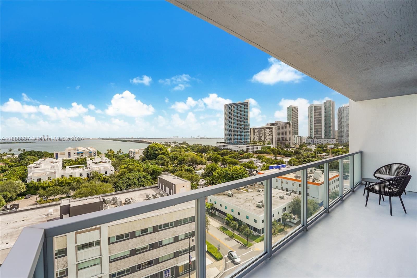 QUADRO CONDO - Residential