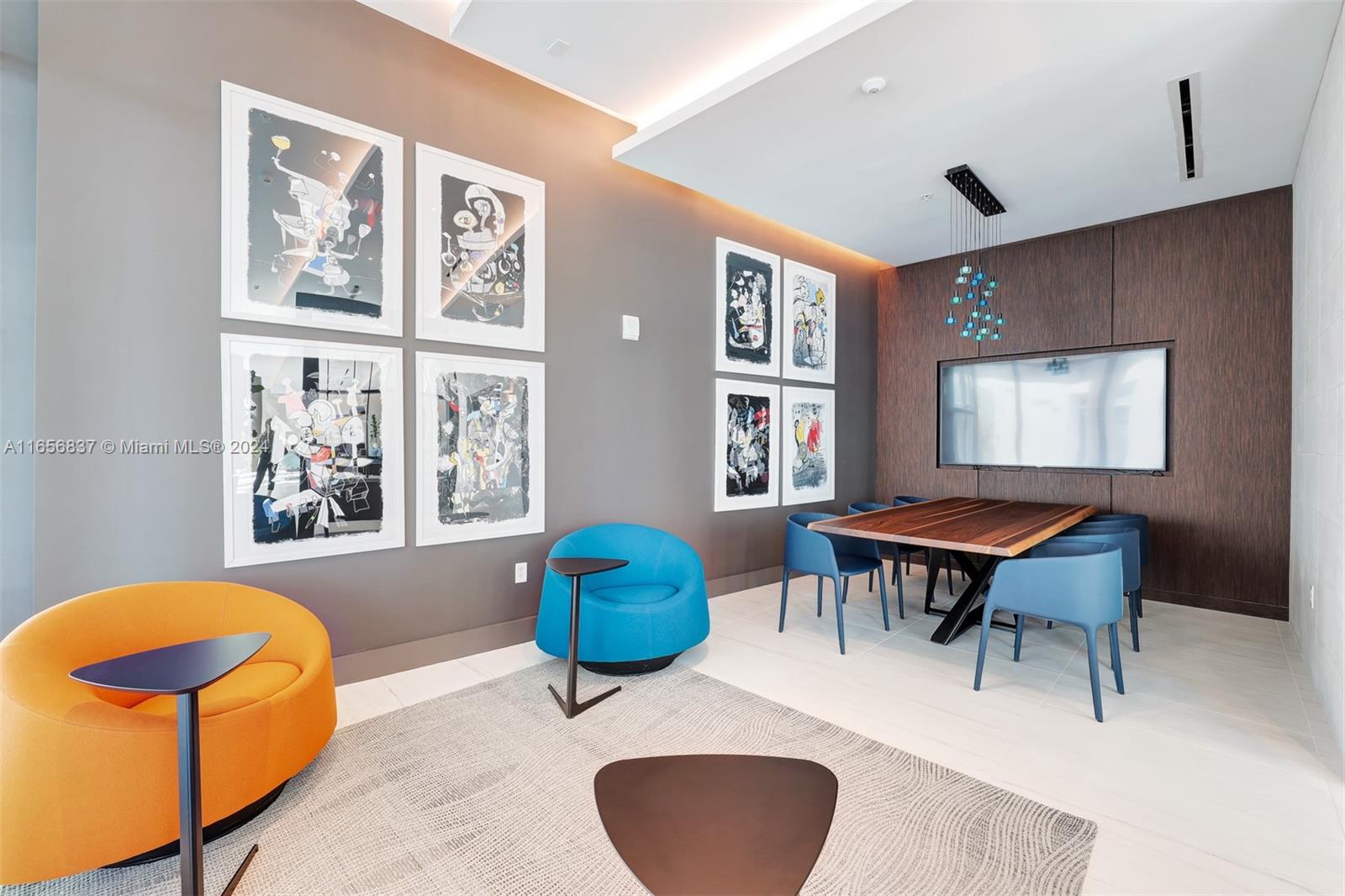 QUADRO CONDO - Residential