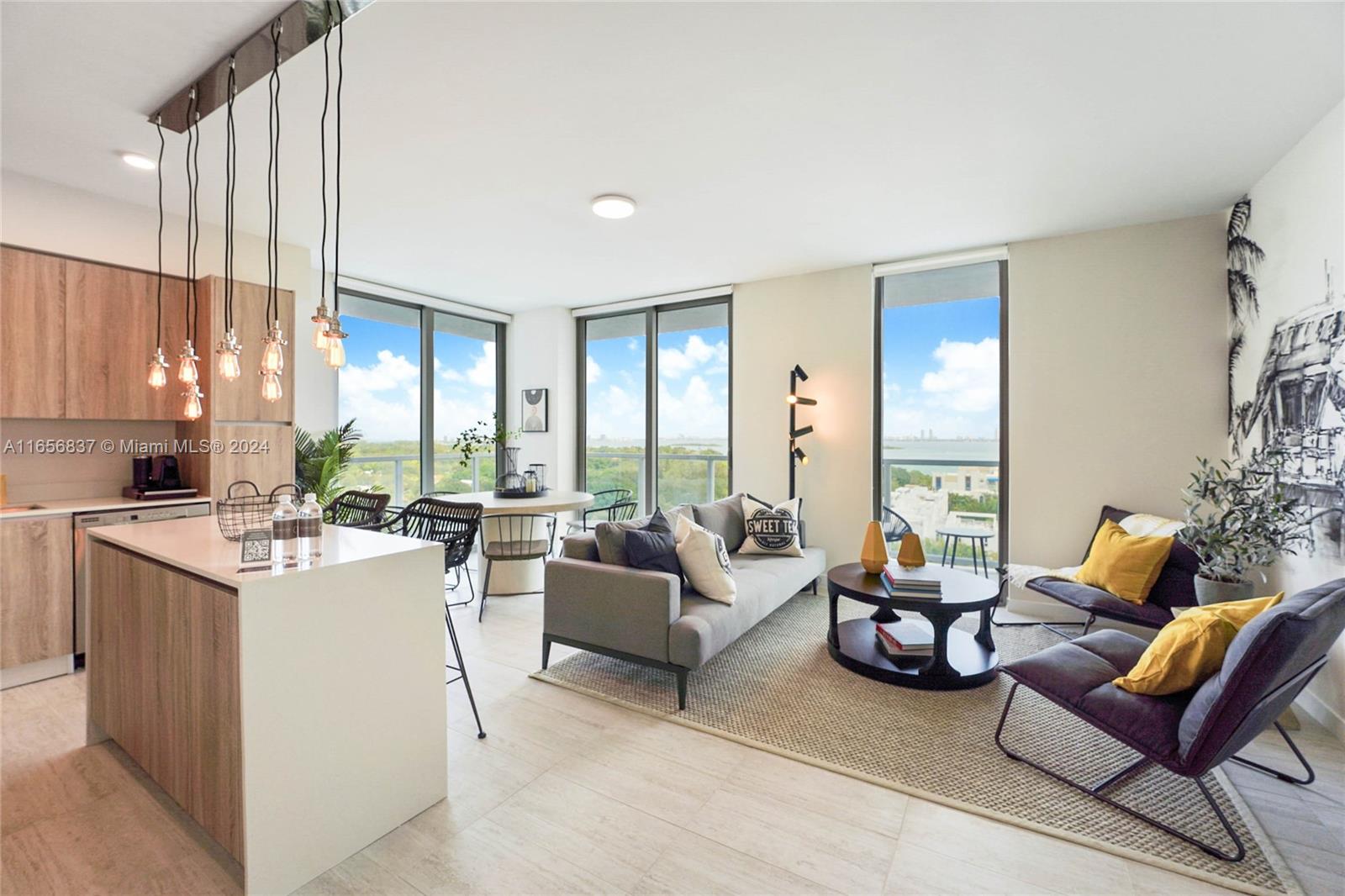 QUADRO CONDO - Residential
