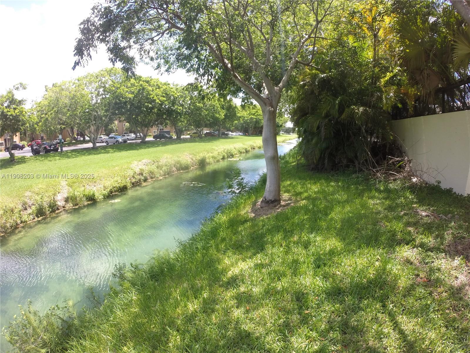 VILLAS OF DEERWOOD REPLAT - Residential Lease