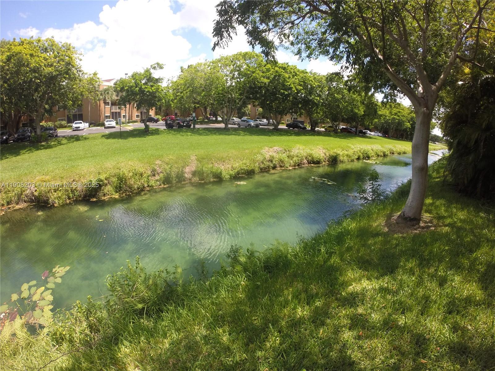 VILLAS OF DEERWOOD REPLAT - Residential Lease