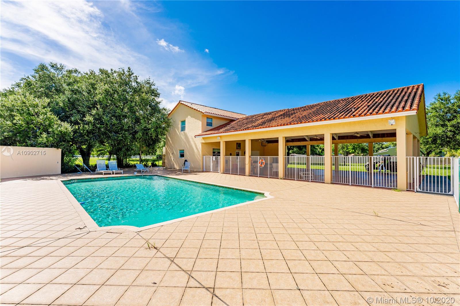 BOGGS COUNTRY ACRES - Land