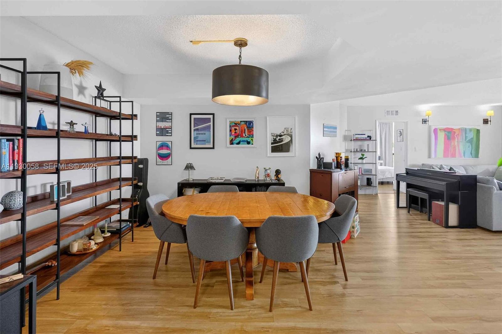 HARBOR TWS AT THE WATERWA - Residential