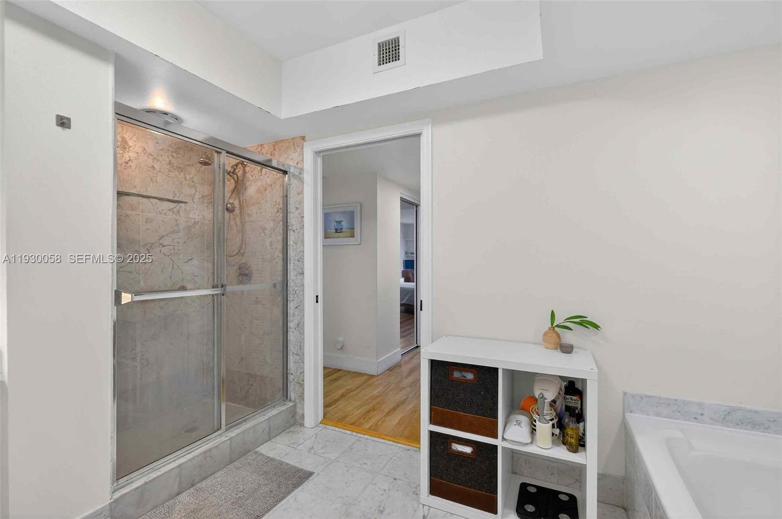 HARBOR TWS AT THE WATERWA - Residential