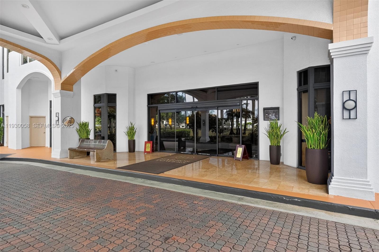 HARBOR TWS AT THE WATERWA - Residential