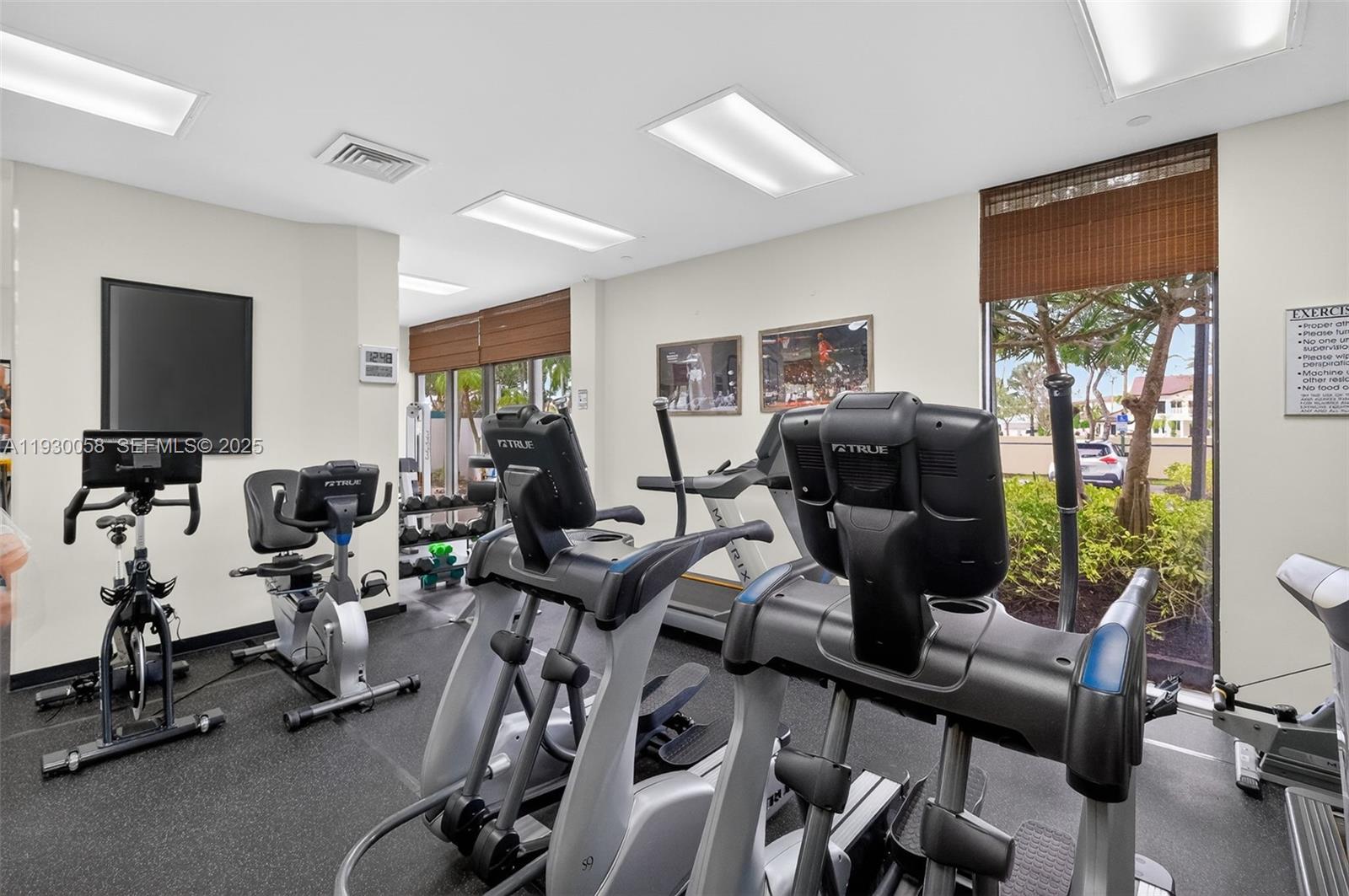 HARBOR TWS AT THE WATERWA - Residential