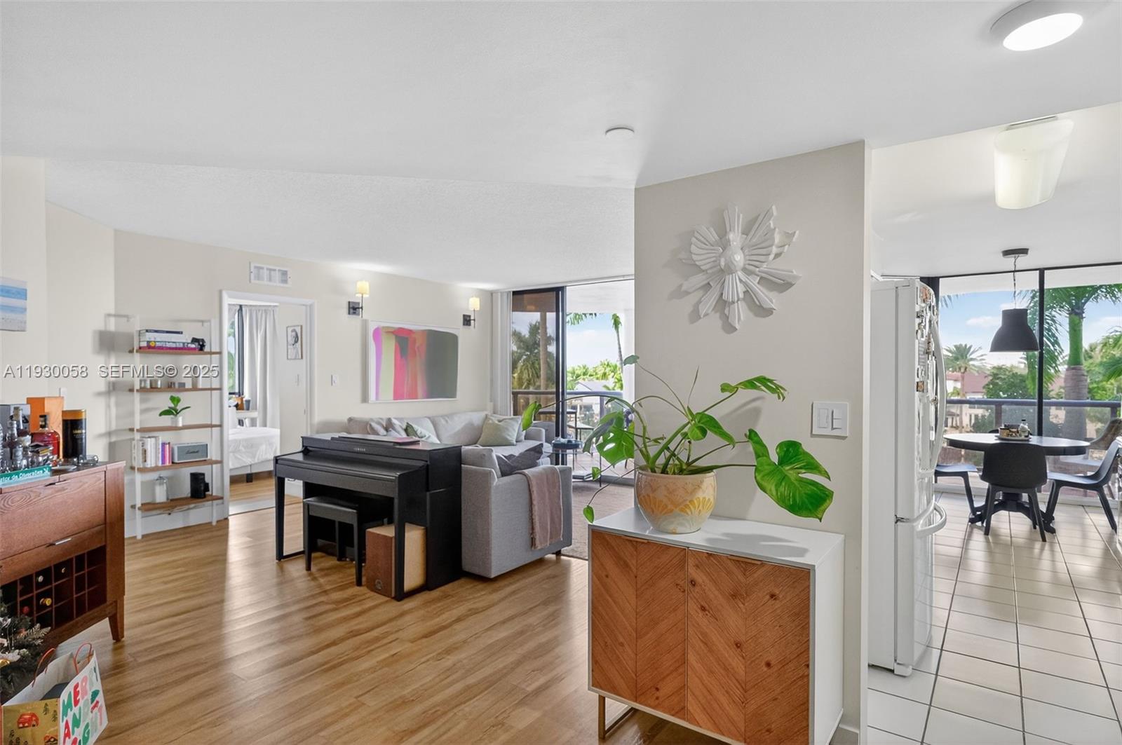 HARBOR TWS AT THE WATERWA - Residential