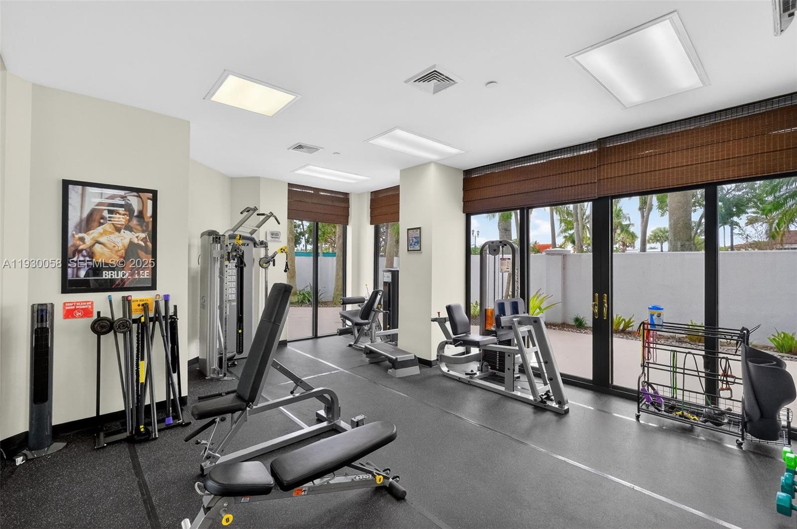 HARBOR TWS AT THE WATERWA - Residential