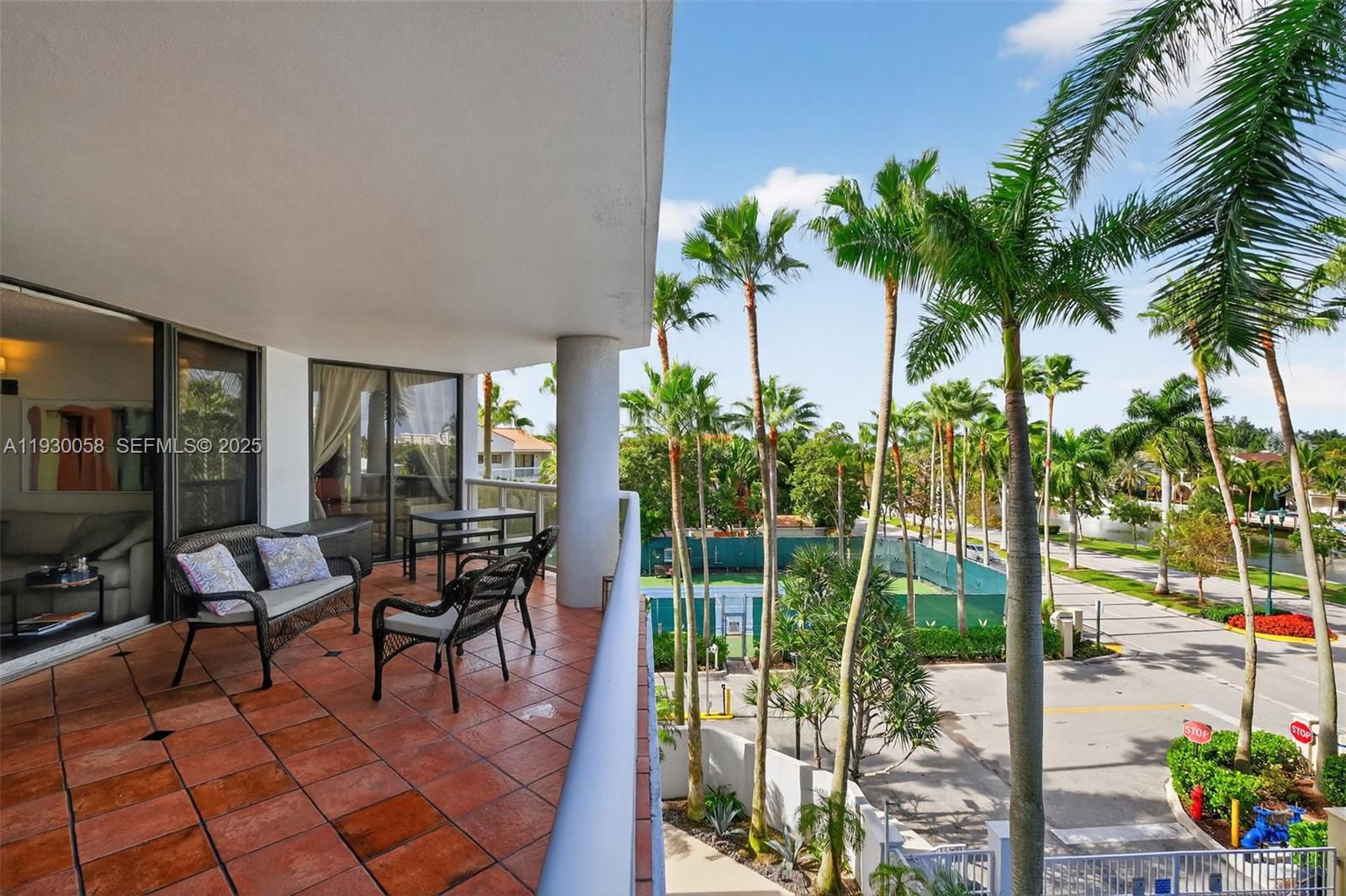 HARBOR TWS AT THE WATERWA - Residential