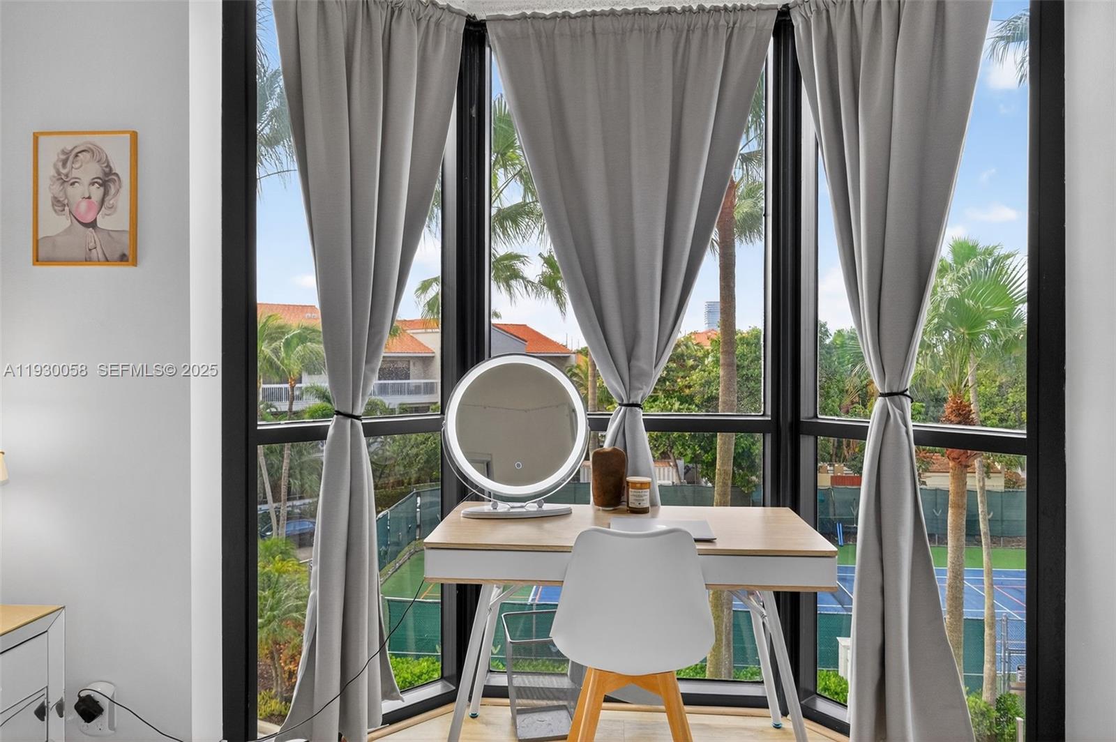 HARBOR TWS AT THE WATERWA - Residential