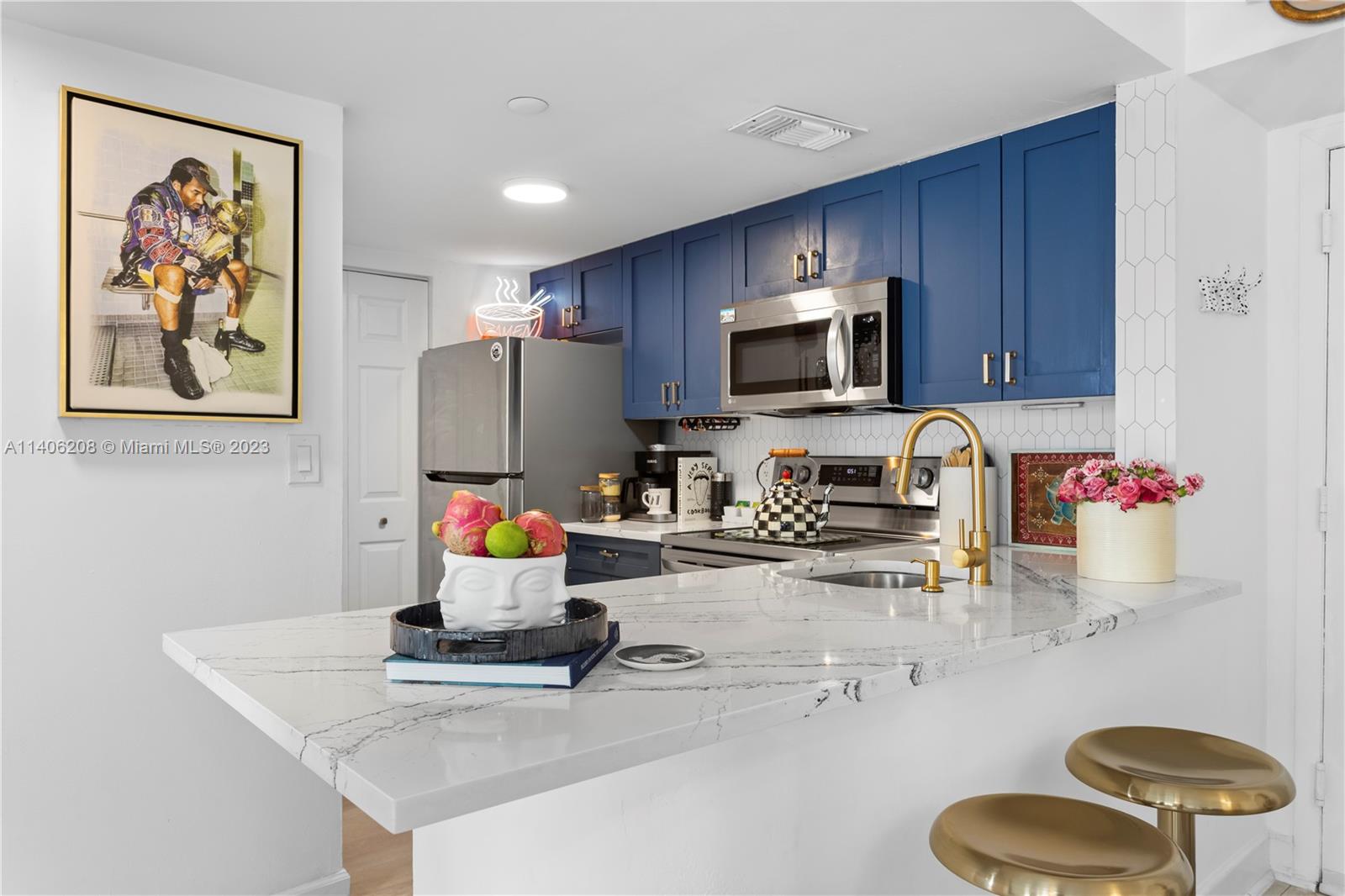 ISOLA CONDO - Residential Lease