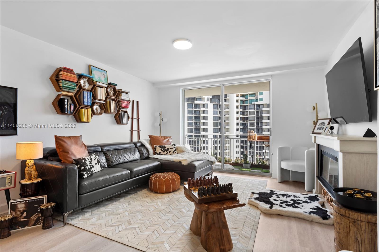 ISOLA CONDO - Residential Lease
