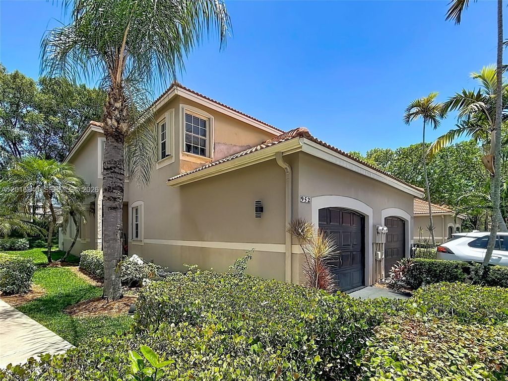 Photo of 952 Sevilla Cir, Weston, FL 33326 (MLS # A12016840)