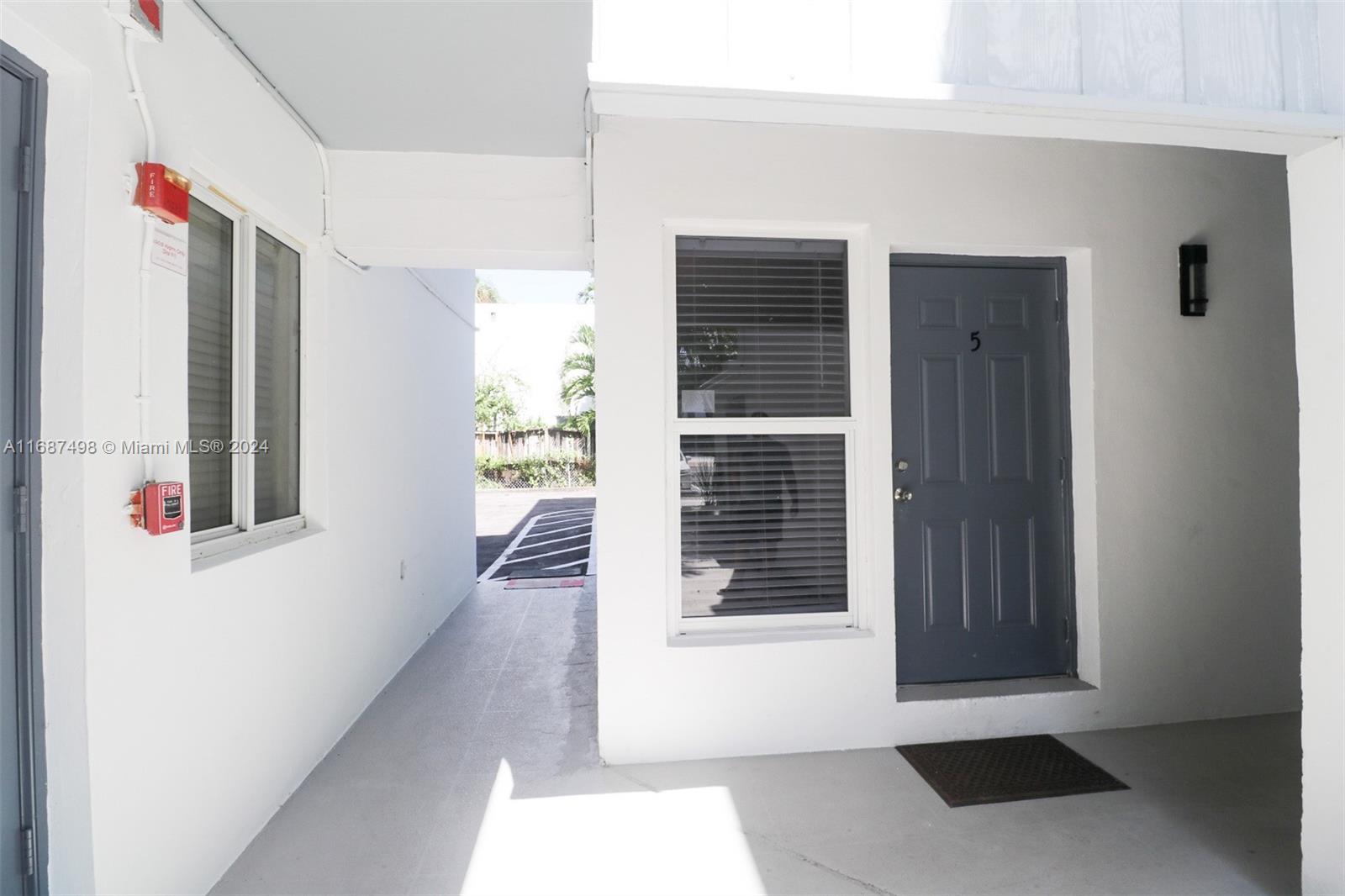 COCO PALM CONDO - Residential Lease