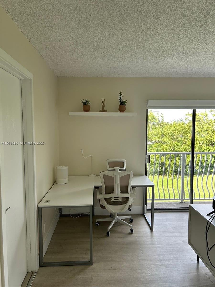 PALM VILLAGE CLUB CONDO - Residential