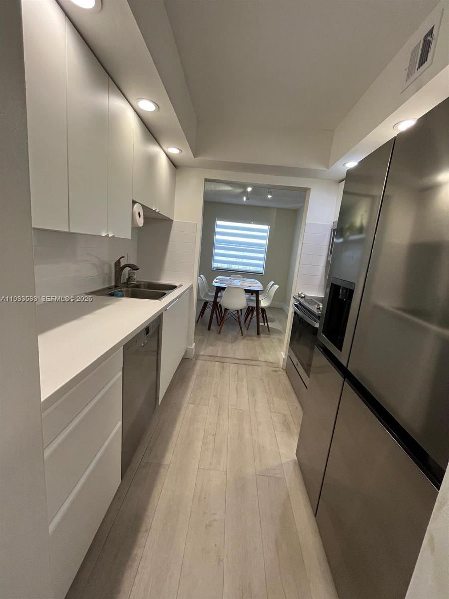 PALM VILLAGE CLUB CONDO - Residential