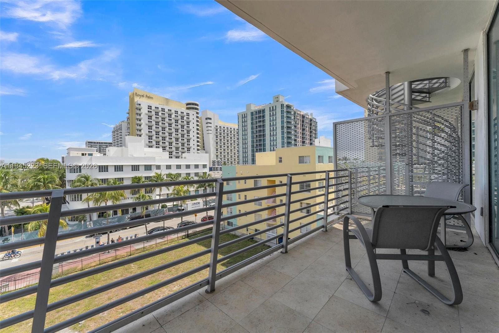 DE SOLEIL S BCH RESIDENTI - Residential